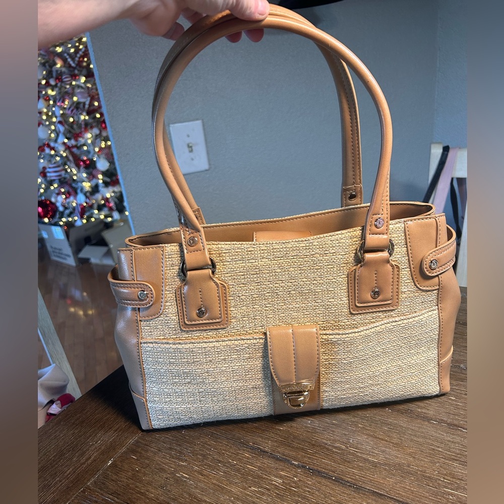 NWOT Liz Claiborne woven straw and leather handbag